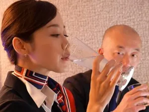 Người chuyển giới//Một cô hầu gái hư hỏng có dương vật, bạn có thích cô ấy không? (Quá béo woo woo