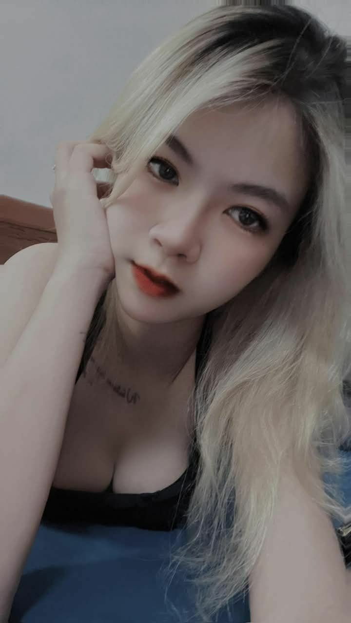Bộ dạng say xỉn của em thư ký khi đi làm ăn khiến quản lý chịu không nổi